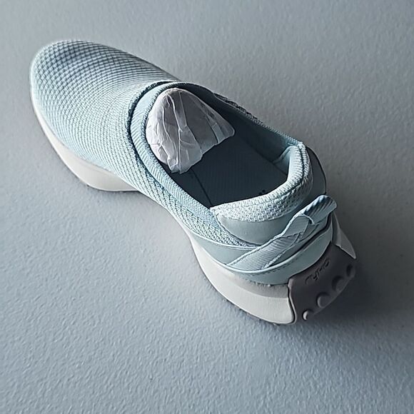 Nearly New Ether Blue Ryka Jumpstart Sneaker Slip ons Size 6 - Picture 2 of 5
